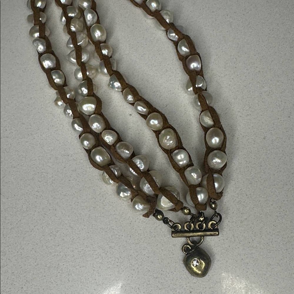 Elegant Pearl and Brown Beaded Bracelet - Picture 11 of 14